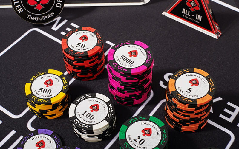 Phỉnh Poker là gì? Giá trị quy đổi sang tiền Việt bao nhiêu?