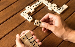 Bật mí 5 cách chơi Domino luôn thắng & Luật chơi 2-4 người
